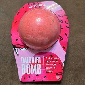 NWT Da Bomb Bath Daiquiri Bomb